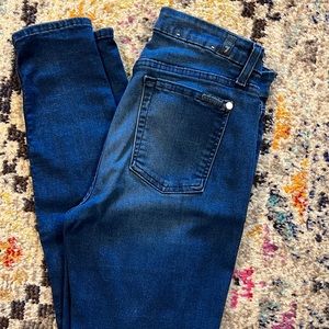 Perfect condition 7FAM mid rise skinny ankle jeans sz 29 stretch 28” inseam